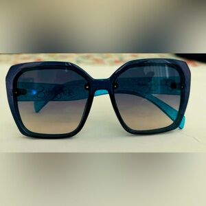 Jessica Simpson oversized blue and black sparkle ladies sunglasses